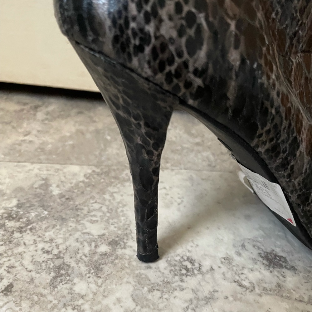 Open Toe Calves Boots. - image 3